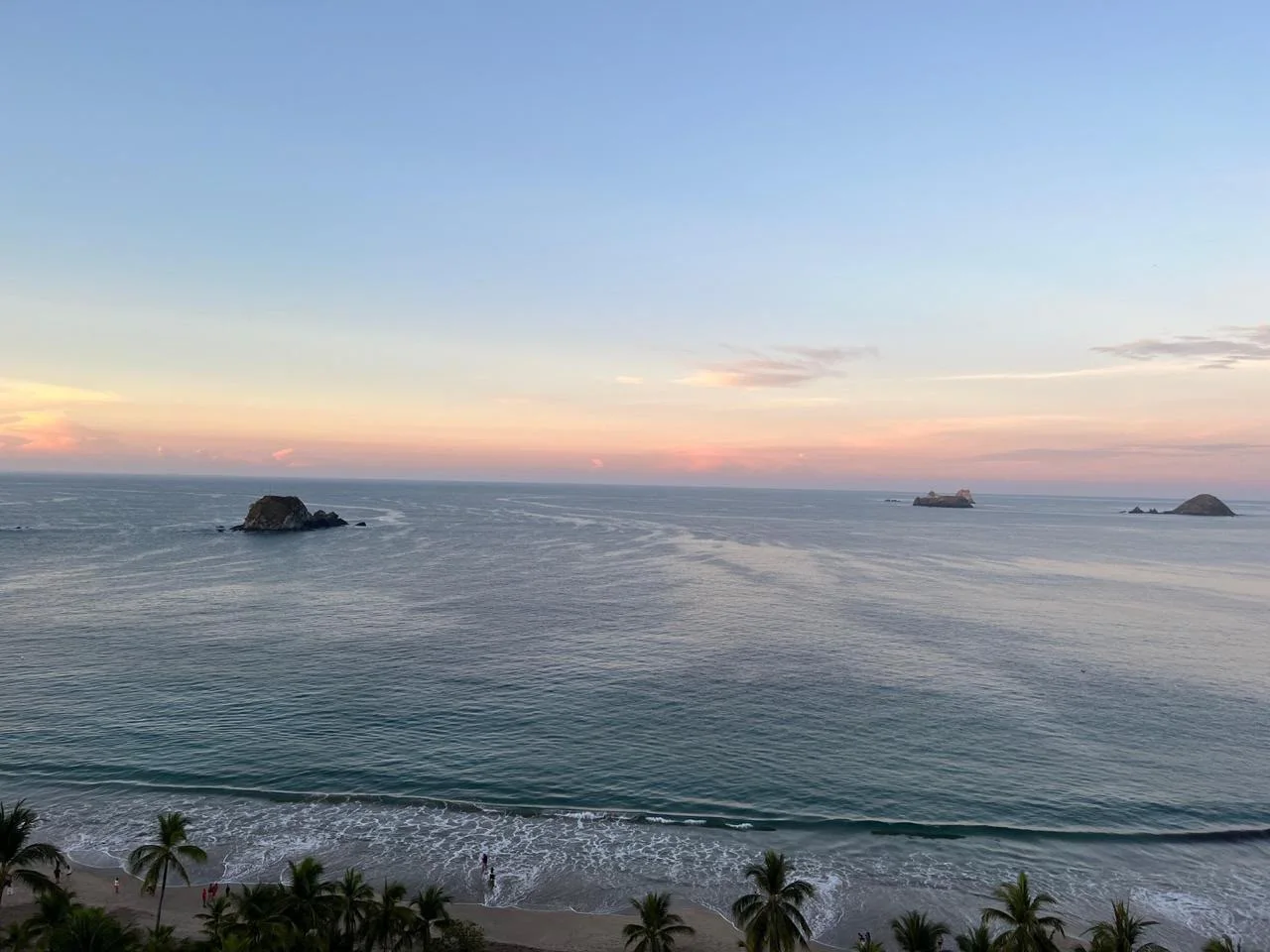 Vista del océano con cielo de atardecer